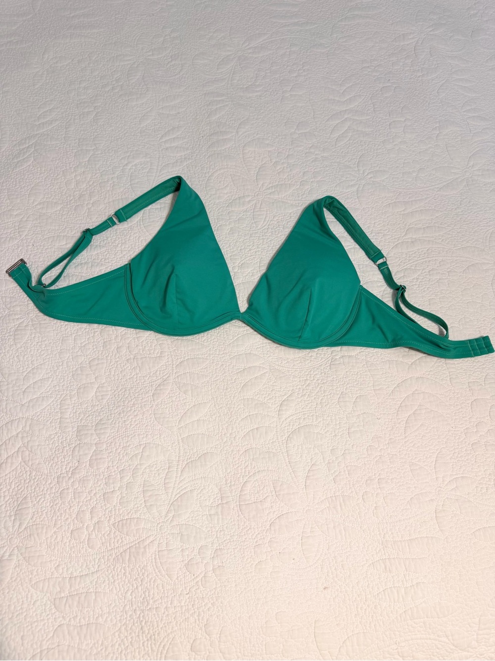 Athleta Underwire Bikini Top 36 D-DD Triangle Swim Top Green Style 383977-08